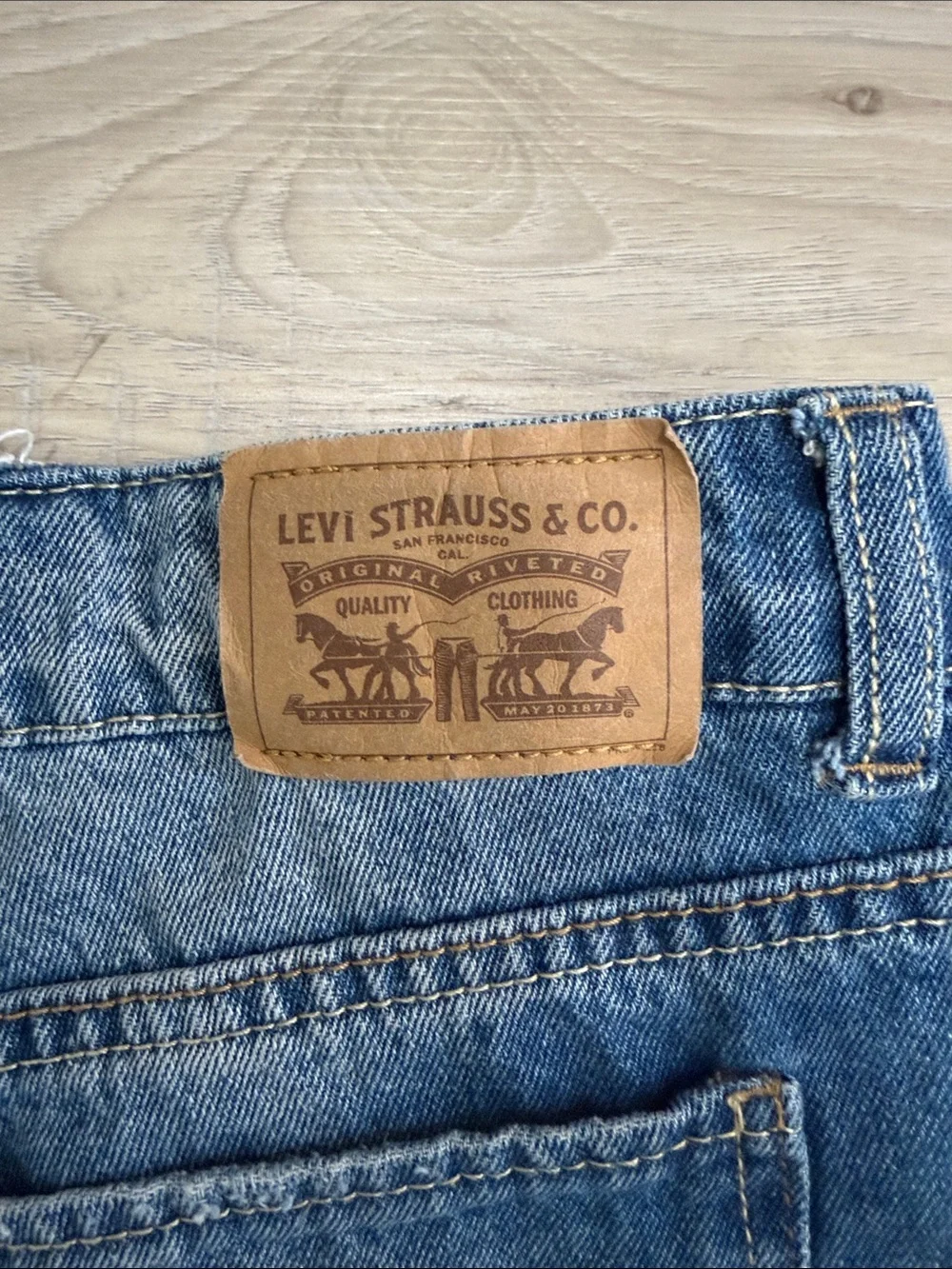 Levi's Shortall Mid Rise Denim Jean Shorts.  Sz 16R